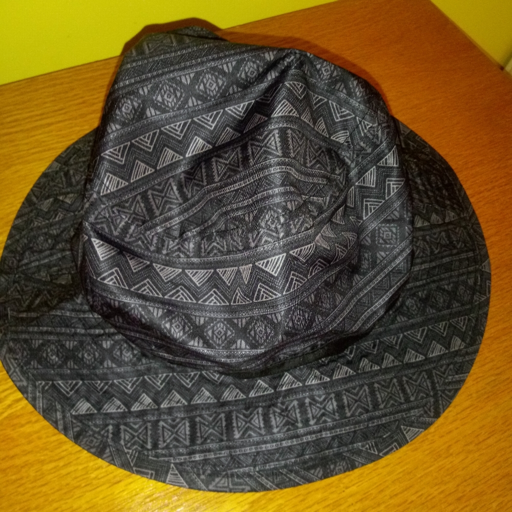 Bucket hat